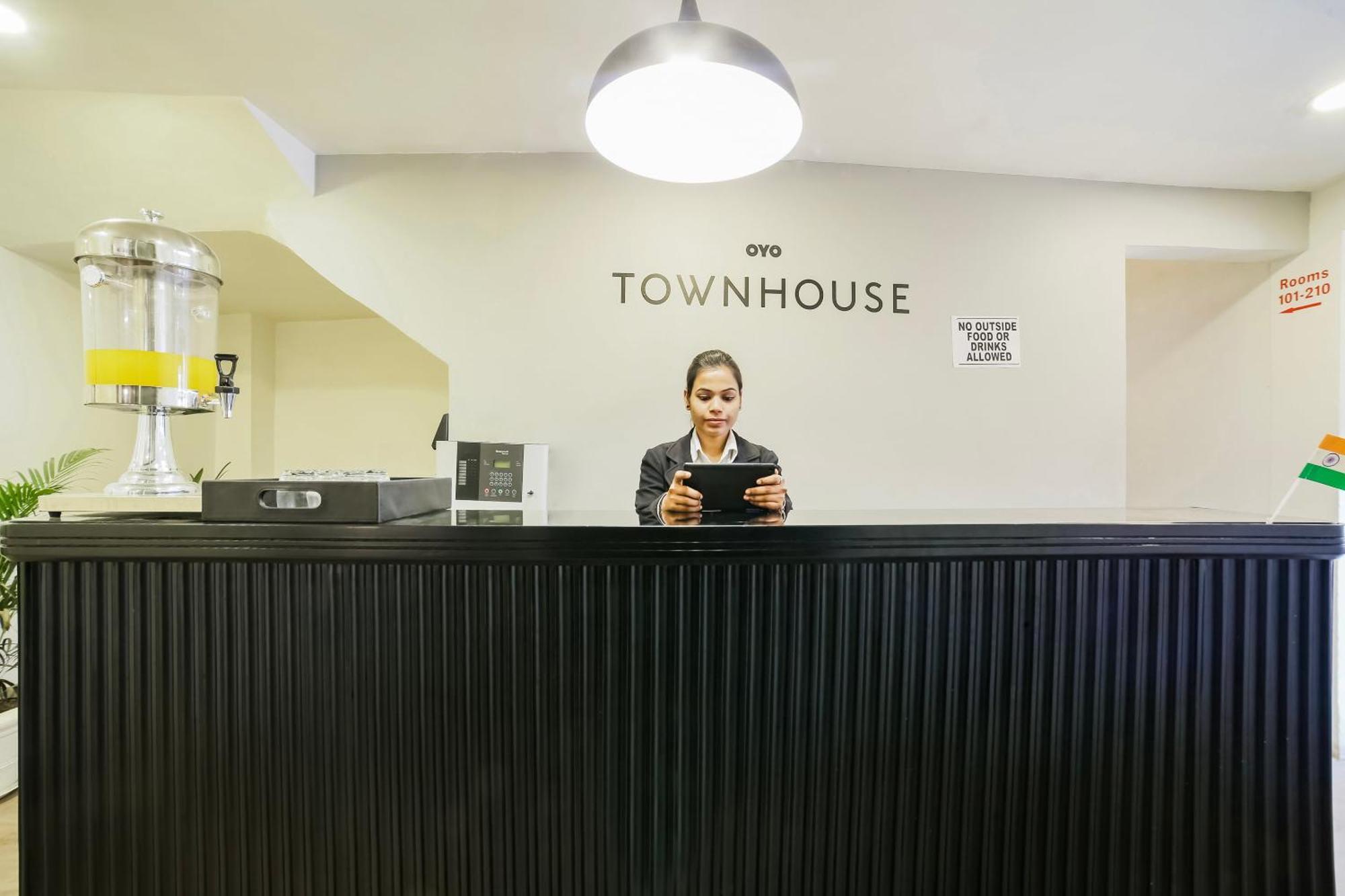 Super Hotel O Nawada Metro Дели Экстерьер фото