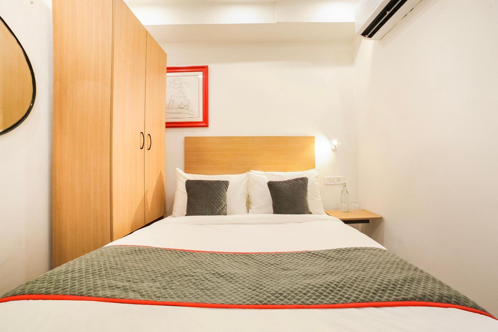 Super Hotel O Nawada Metro Дели Экстерьер фото