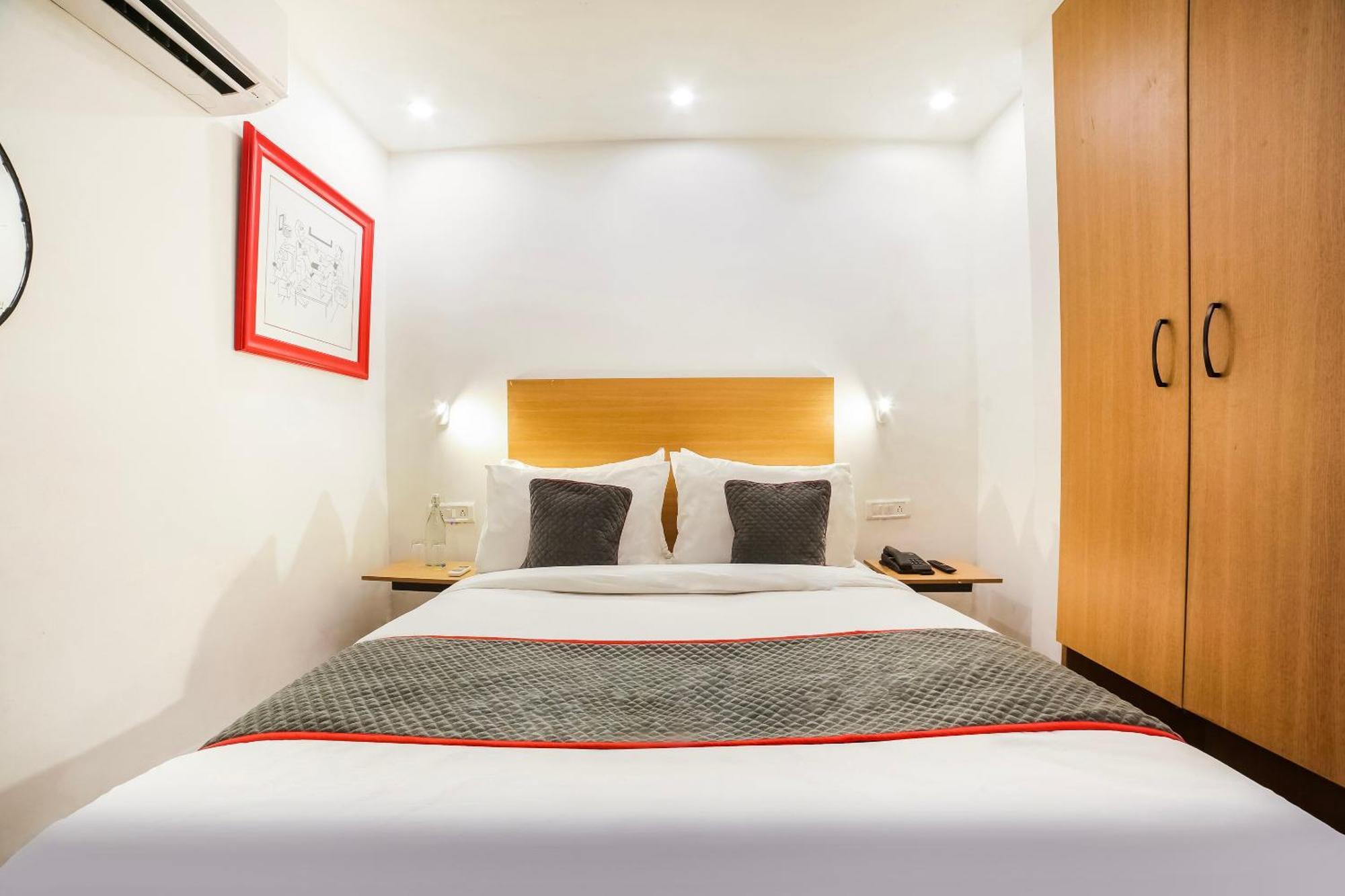 Super Hotel O Nawada Metro Дели Экстерьер фото